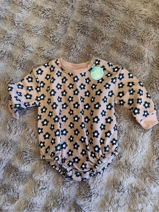 Gigi And Max Other - Baby Floral Long Sleeve Romper NEW